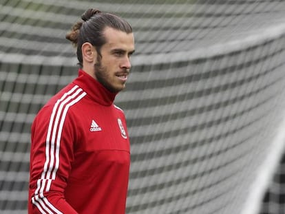 Bale, ayer en el campo de entrenamiento de Gales.