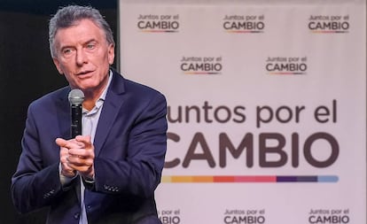 O presidente Mauricio Macri fala para 400 dirigentes de sua aliança, Juntos pela Mudança, na quarta-feira em Buenos Aires.