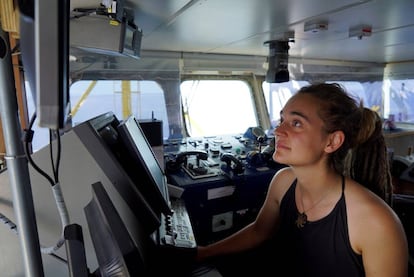 La capitana del barco de la ONG alemana Sea Watch, Carola Rackete,
