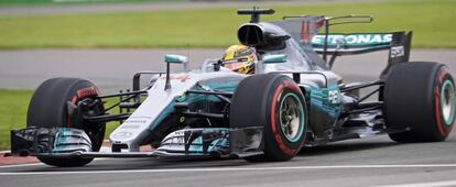 Hamilton rueda en el GP de Mónaco.