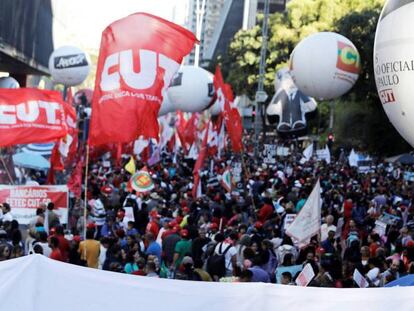 Protesto realizado no fim de março contra as reformas trabalhista e da previdência, em São Paulo.