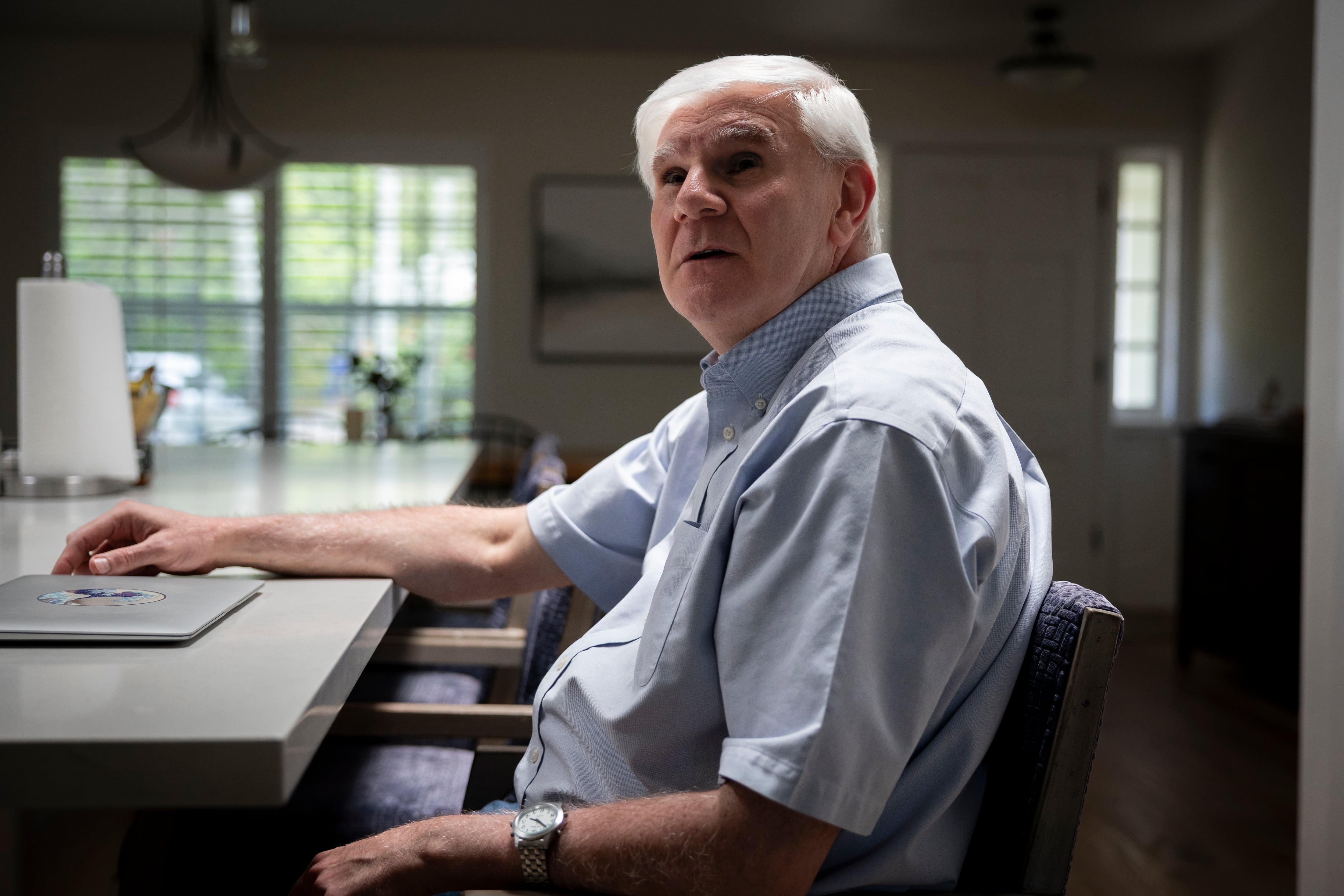 Roberto Serrano posa para una foto, en Naples, Florida, en junio 2026.