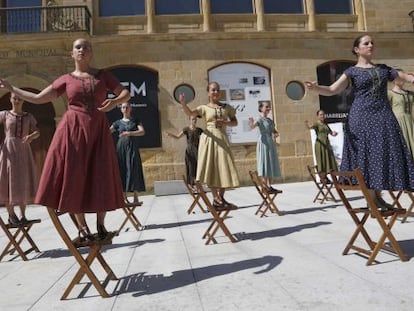 Momento del espectáculo de danza que ofrecerán las compañías Kresala y Verdini para conmemorar el Bicentenario.