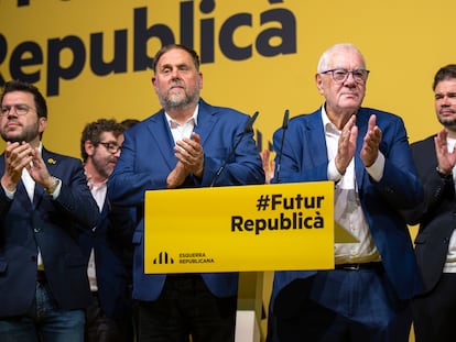 Desde la izquierda, el presidente de la Generalitat, Pere Aragonès; el presidente de ERC, Oriol Junqueras; el candidato de ERC a la Alcaldía de Barcelona, Ernest Maragall, y el portavoz de ERC en el Congreso, Gabriel Rufián, durante la rueda de prensa.