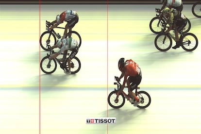 Fotofinish de la victoria de Jakobsen sobre Bennett.