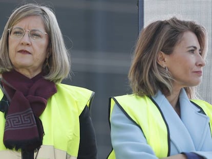 La presidenta de Adif, Marisa Domínguez, junto a la ministra de Transportes, Raquel Sánchez.