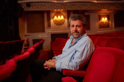 El director Dominic Dromgoole.