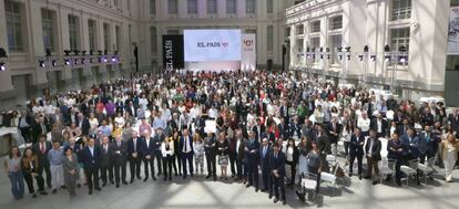 Los trabajadores de EL PAÍS, durante la celebración del 40 aniversario. J. ARCA