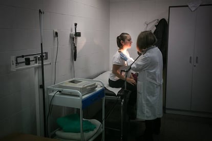 L’intercanvi lingüístic és també rellevant en la relació metge-pacient.
