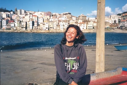 Sisita García-Durán, junto al mar, en una fotografía tomada por Michi Panero.
