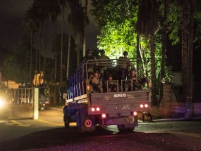 15 meses después de ganar las elecciones, el Gobierno de México ha encadenado un desacierto tras otro y amplias zonas del país viven bajo el terror