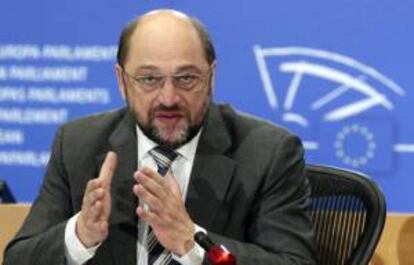 El presidente del Parlamento Europeo, Martin Schulz, hoy durante una rueda de prensa para presentar su visión de la Unión de cara al año 2013 en la sede del Parlamento Europeo en Bruselas (Bélgica).