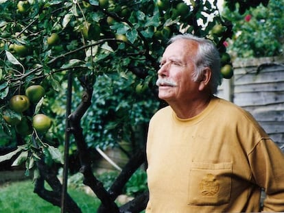 Vicente Soto, en su casa de Londres. 