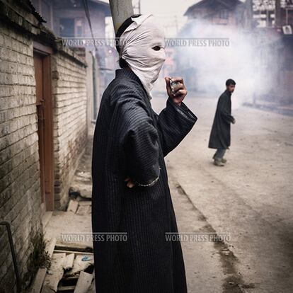 Foto del italiano Michele Borzoni tomada durante las revueltas de Sinagar, en Cachemira.
