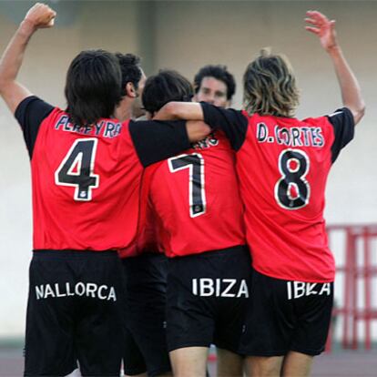 Los jugadores del Mallorca celebran el tercer gol conseguido ante el Athletic de Bilbao.