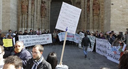 Manifestación de docentes interinos contra el decreto 302.