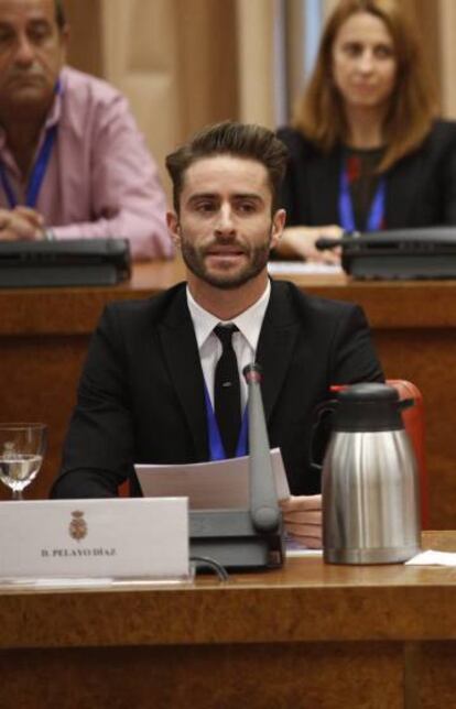 El 'influencer' Pelayo Díaz, durante su discurso en el Congreso de los Diputados, este martes.