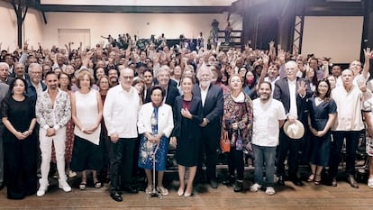 Claudia Sheinbaum se reúne con intelectuales, académicos, científicos y artistas mexicanos en Ciudad de México, este 24 de mayo.