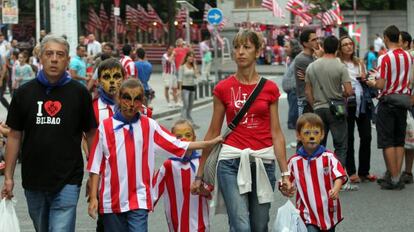 La victoria de los leones contra el Helsinki trasladó la fiesta a Pozas y San Mamés.