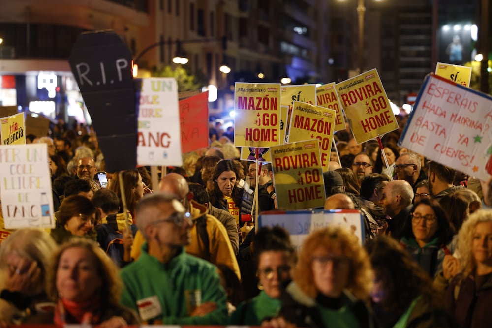 Manifestación en Valencia contra la gestión de Educación tras la DANA. Massimiliano Minocri