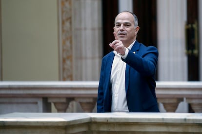 El secretario general de Junts, Jordi Turull, en los pasillos del Parlament, el pasado jueves.