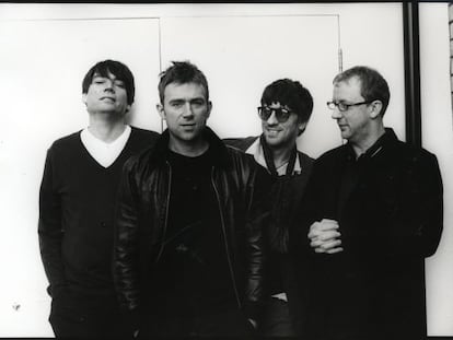 Desde la izquierda, Alex James ( bajo), Damon Albarn ( voz), Graham Coxon (guitarra) y Dave Rowntree ( batería), los componentes de Blur, en 2013.