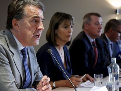 Los consejeros delegados de Air France, Easyjet, IAG, Lufthansa y Ryanair, esta ma&ntilde;ana en la rueda de prensa celebrada en Bruselas. / Reuters