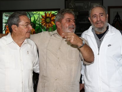 Lula con los hermanos Castro