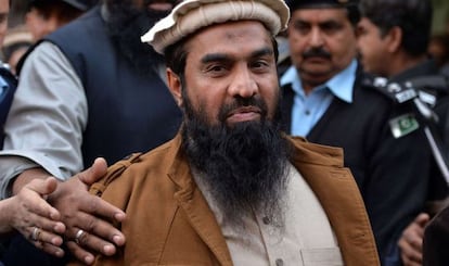 El acusado, Zakiur Rehman Lakhvi, tras una vista judicial en Islamabad.