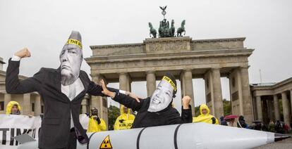 Activistas protestan en una campaña internacional para la abolición de las armas nucleares del 13 de septiembre de 2017 en Berlín.