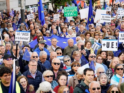 Concentración para defender a la unidad europea, este domingo en el centro de Madrid.
