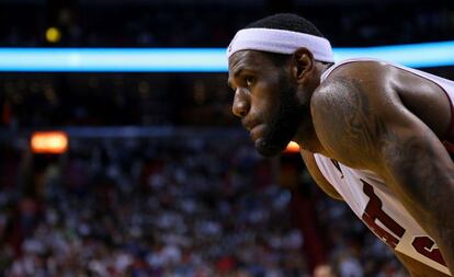 LeBron James en el partido ante Denver