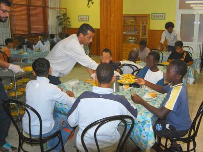 Un grupo de inmigrantes, en un centro de atención de menores de Tenerife.