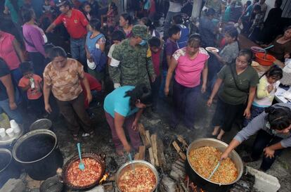 En Puebla hay ocho albergues para atender a las familias que perdieron su hogar tras el paso de Earl.