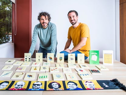 Emilio (izquierda) y Patxi (derecha) de Libros del K.O., en Madrid.
