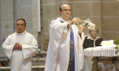 El obispo de San Sebastián, José Ignacio Munila, preside una eucaristía.