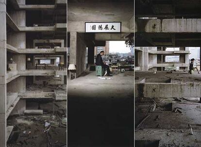 Tres fotografas de la serie <i>Lanwei, Guangzhou</i> (2006), del artista <i>anothermountainman,</i> que puede verse en la 10 Chancery Lane Gallery.