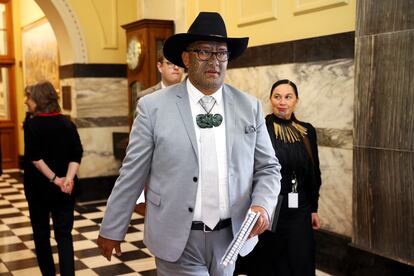 Los dos líderes del Partido Maori, Rawiri Waititi y Debbie Ngarewa-Packer, en el Parlamento neozelandés el pasado noviembre.