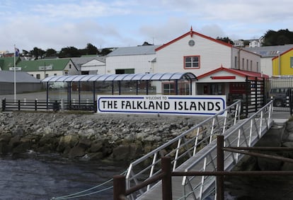 Desde el fin de la guerra, el Reino Unido se niega a retomar las negociaciones con Argentina, pese a los reiterados llamados al diálogo por parte de las Naciones Unidas y otros foros internacionales. Las islas también son conocidas como Falklands.