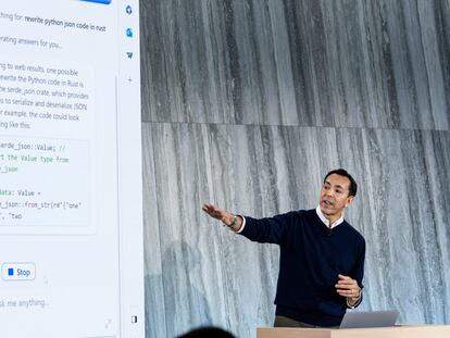 Yusuf Mehdi, vicepresidente de Microsoft, presenta la integración del buscador y la inteligencia artificial de la compañía, el pasado 7 de febrero.