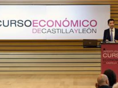 El economista jefe de BBVA Reseach, Rafael Domenech, durante su intervención esta mañana en Valladolid en la Jornada de Apertura del Curso Económico de Castilla y León.
