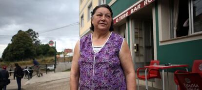 Pilar Ramos propietaria del bar Rozas O Tere, en Angrois, zona del tren accidentado.