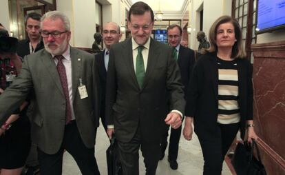 Mariano Rajoy y F&aacute;tima B&aacute;&ntilde;ez, ayer, en el Congreso de los Diputados.