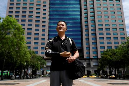 Engineer Chang Hsien-Liang, 46, poses for a photograph in Taoyuan, Taiwan, April 28, 2017. REUTERS/Tyrone Siu         SEARCH "PROSTHETIC 3D" FOR THIS STORY. SEARCH "WIDER IMAGE" FOR ALL STORIES.