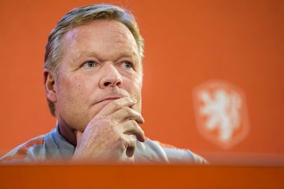 El exjugador y entrenador holandés Ronald Koeman es el elegido por la junta directiva del Barcelona para dirigir al equipo. Llega avalado por su pasado en el club y por su dilatada experiencia como técnico en clubes como el Valencia o el Ajax.