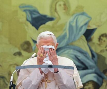 El Papa, ayer, en su residencia veraniega de Castelgandolfo, cerca de Roma.