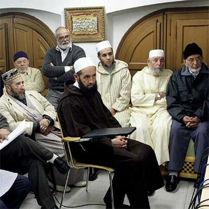 Los imanes de Cataluña leyeron ayer un manifiesto en favor de la convivencia.