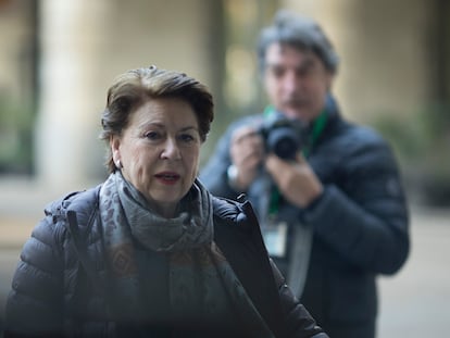 Magdalena Álvarez llega a la Audiencia Provincial de Sevilla para asistir a una de las sesiones del juicio de los ERE, en febrero de 2018.