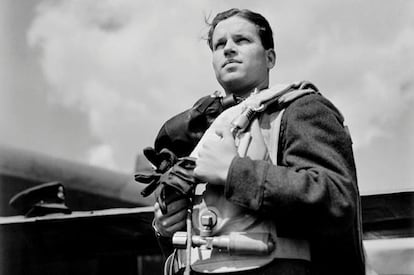 El piloto de bombarderos británico Guy Gibson, ganador de una Cruz Victoria por la destrucción de las presas del Ruhr.