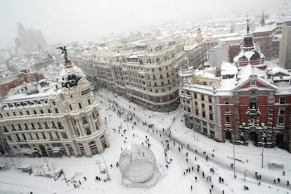 Vista general de la intersección entre Gran Vía y calle Alcalá de Madrid, este sábado.